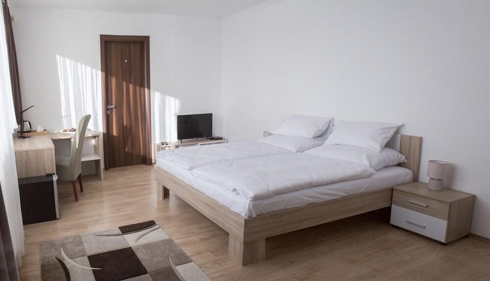 River View Apartments Hotel Bratysława Zewnętrze zdjęcie